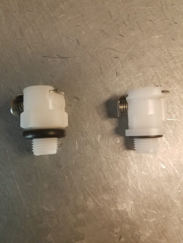 Picture of both female couplers. One with the large o ring and one without.